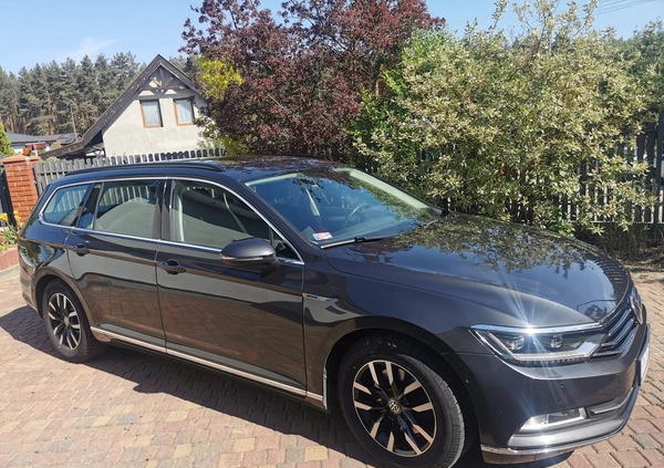 Volkswagen Passat cena 74800 przebieg: 190000, rok produkcji 2018 z Raszków małe 92